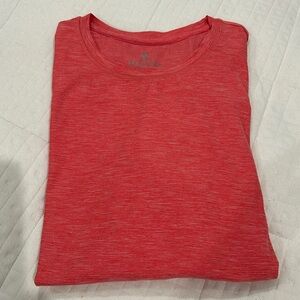 Super soft short sleeve Skechers tshirt 
Like new condition
